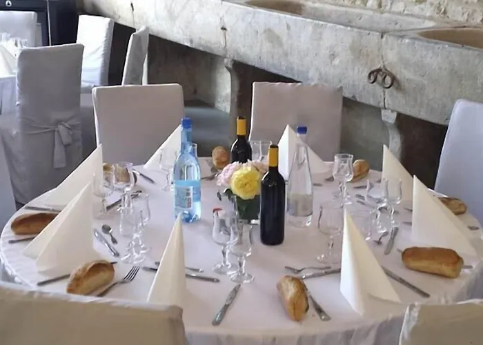 Domaine De Ceyrac Bed & Breakfast 3*